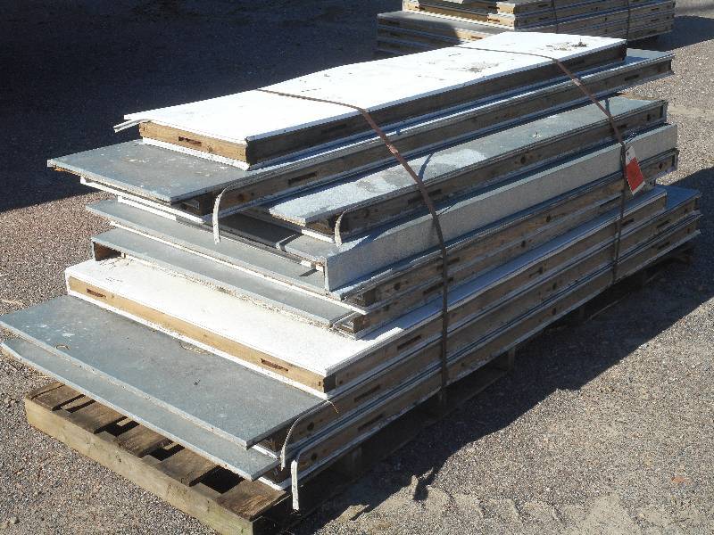 lot 21 image: (9) Commercial Walk-In Cooler Panels