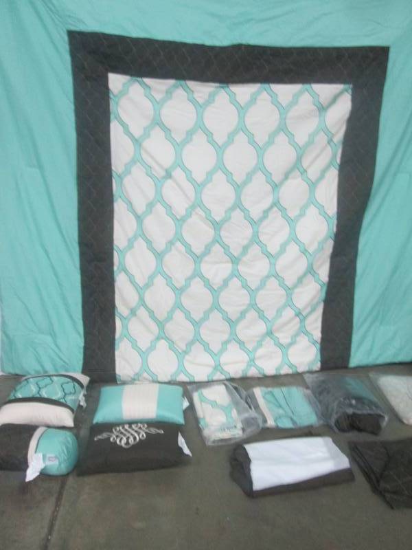Alcove Logan 30-pc. Bedroom Super Set - King