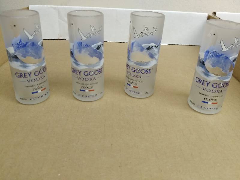 lot 10 image: Shot Glasses