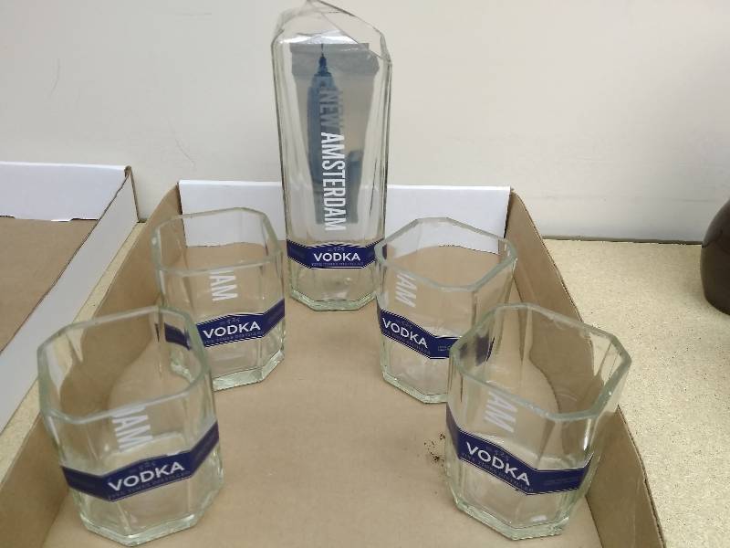 lot 12 image: New Amsterdam Vodka Pitcher and Glass Set