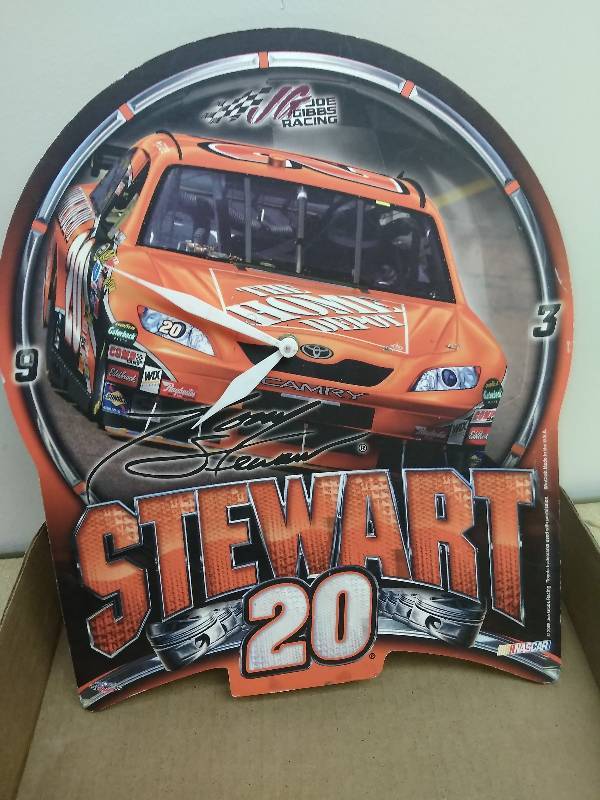 lot 21 image: Tony Stewart #20 Clock