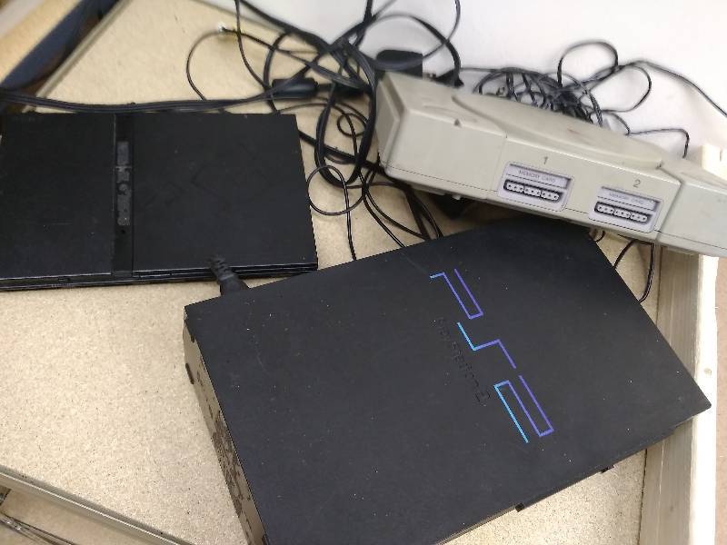 lot 46 image: Game System Lot