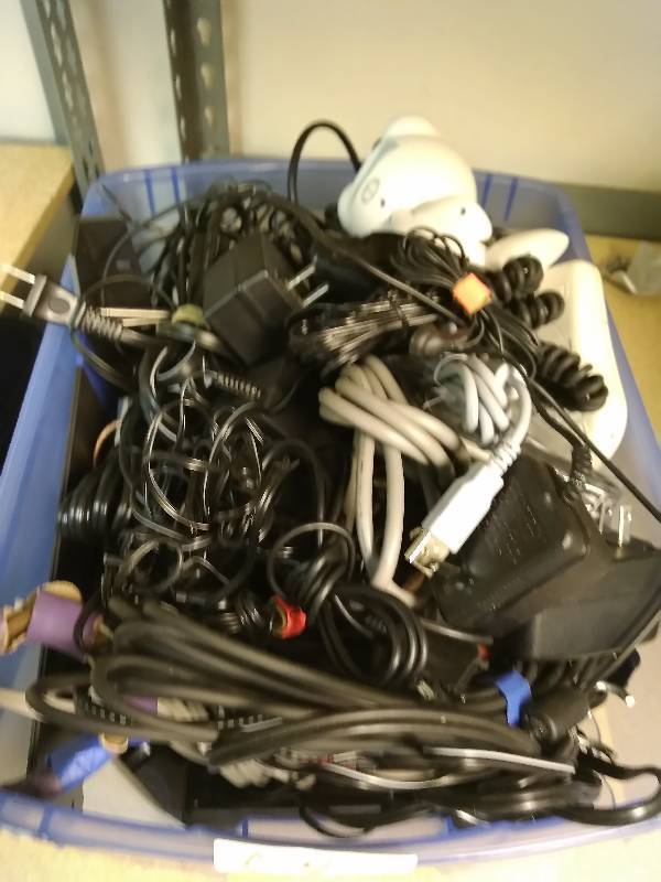 lot 54 image: Electronics Lot