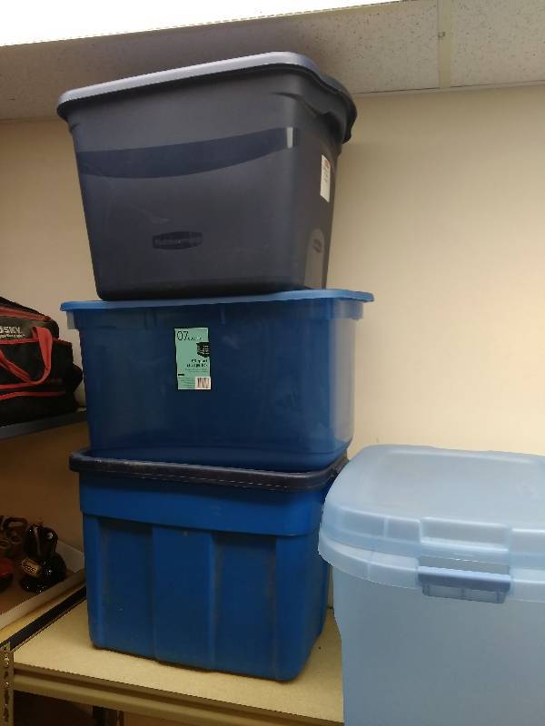 lot 61 image: Totes with Lids