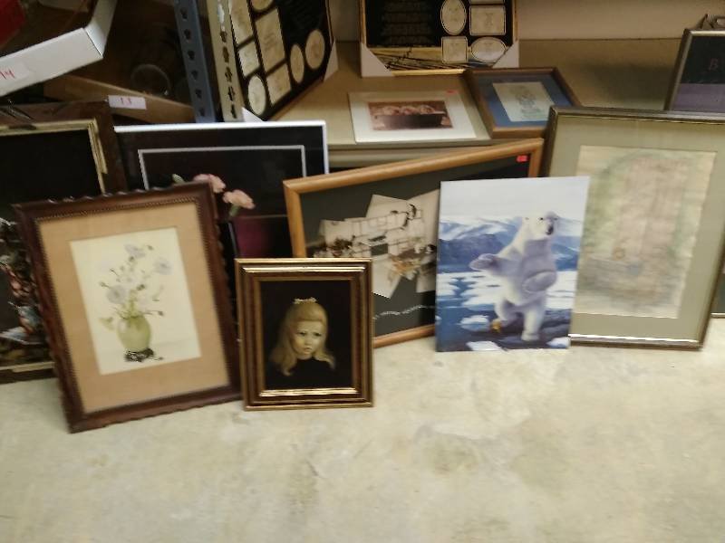 lot 62 image: Picture Lot