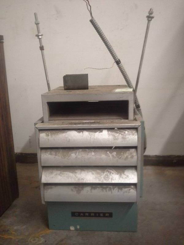 lot 2 image: Carrier Gas Furnace