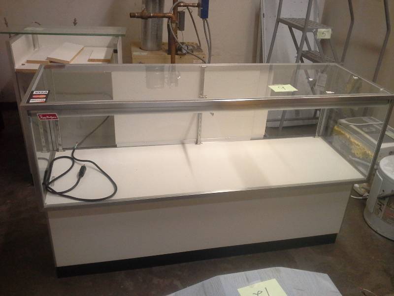 lot 5 image: Glass Front Display Case