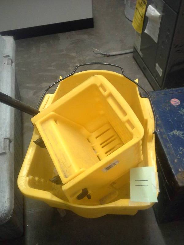 lot 11 image: Mop Bucket