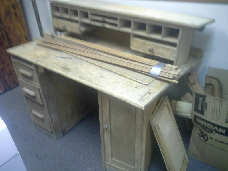 lot 30 image: Antique Wood Desk