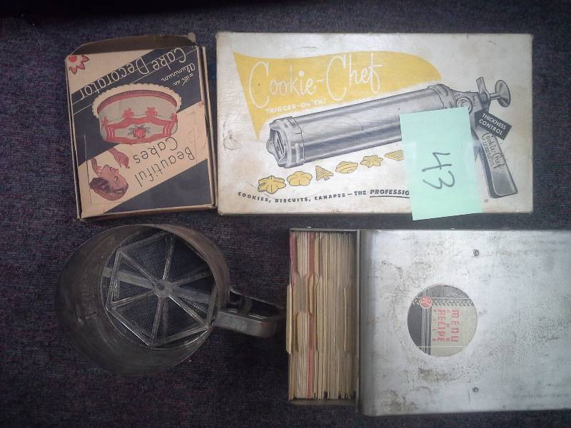 lot 43 image: Cake Decorating and Recipe Box