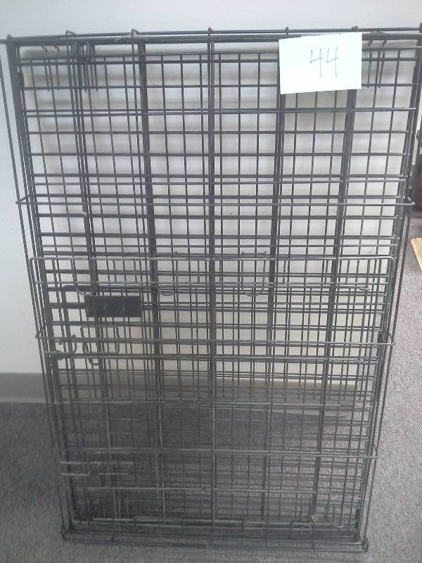 lot 44 image: Metal Collapsable Dog Kennel