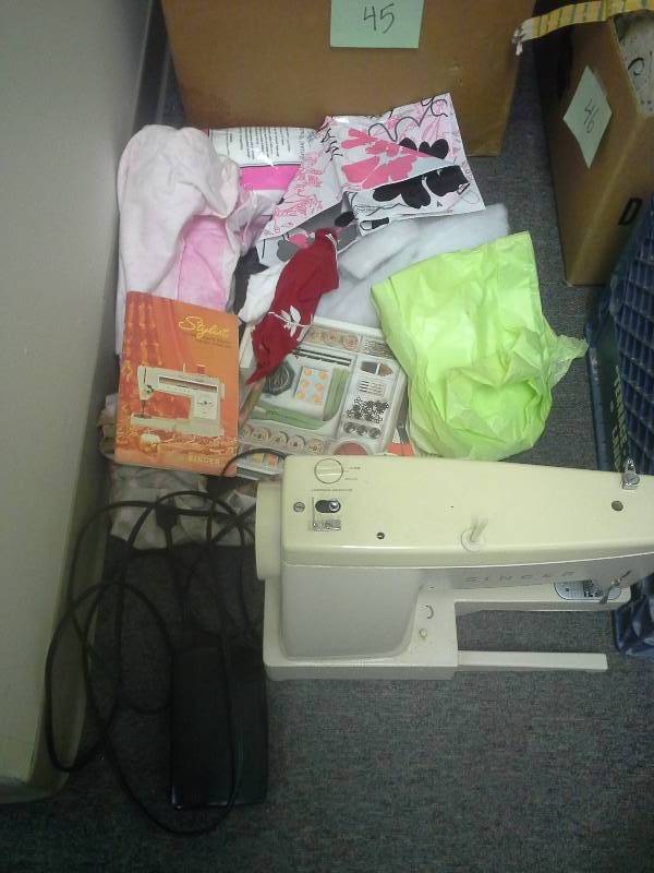 lot 45 image: Sewing Machine with Accesories