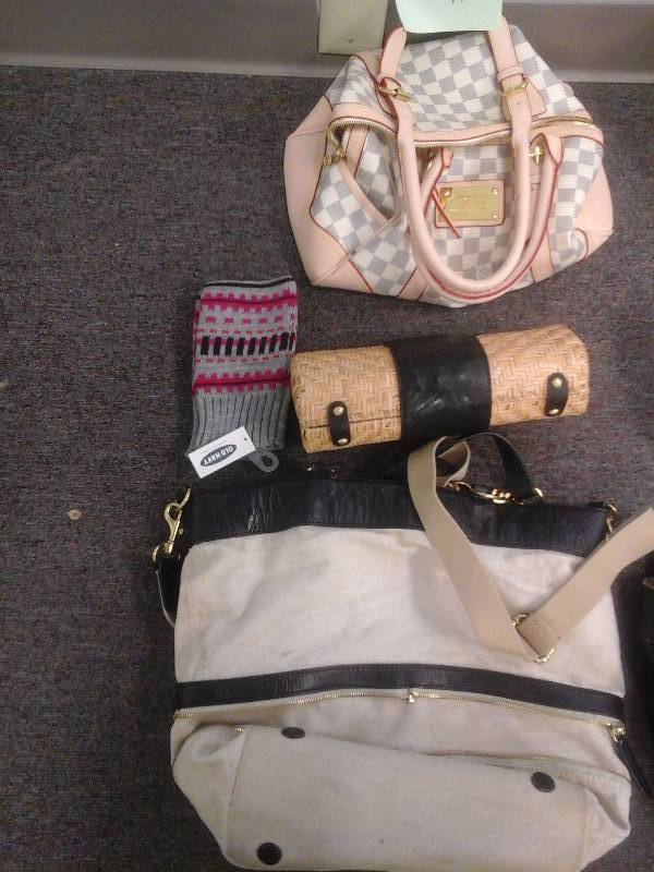 lot 91 image: Purses(3)