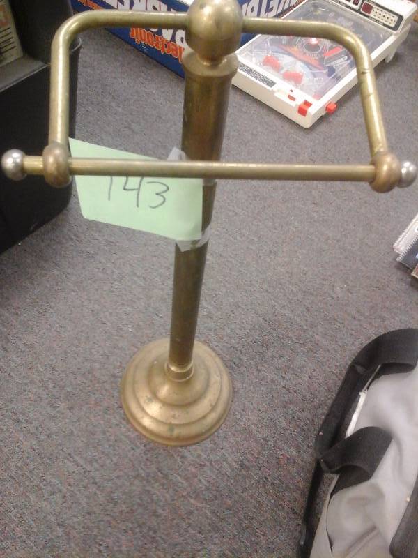 lot 143 image: Designer Toilet Paper Roll Holder