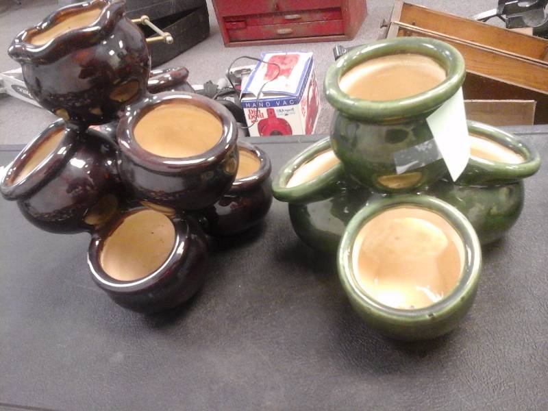 lot 69 image: Ceramic Decorative Display Bowls(2)
