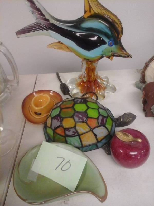 lot 70 image: Shelf Decorations(5)