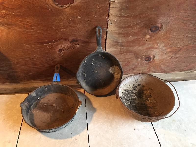 CAST IRON PANS ANS BOWL