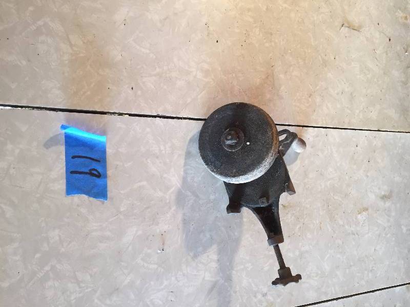 HAND POWERED GRINDER
