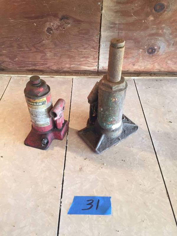 2 BOTTLE JACKS