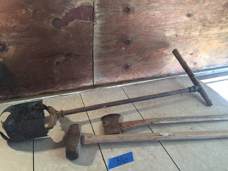 ADJUSTABLE POST HOLE DIGGER,AX AND SLEDGE HAMMER