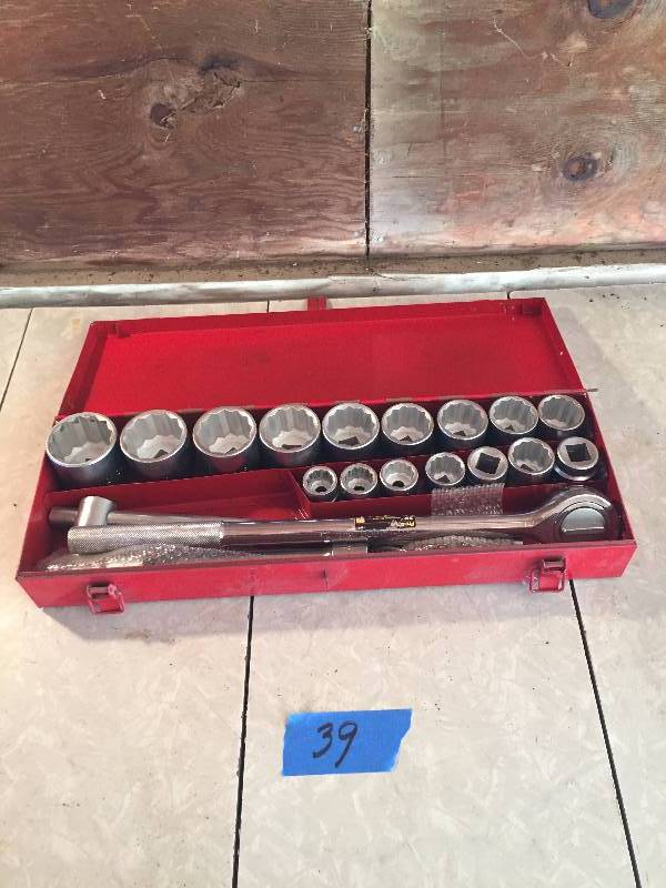 NEW 34 INCH DRIVE SOCKET SET