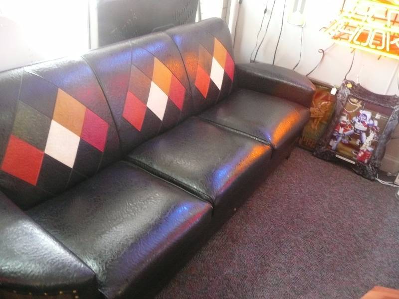 lot 1 image: 1970s - RARE - LEATHER BARREL SOFA - VERY NICE CONDITION
