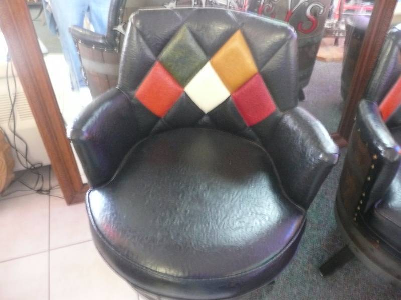 lot 3 image: 1970s - RARE - LEATHER BARREL CHAIR - VERY NICE CONDITION