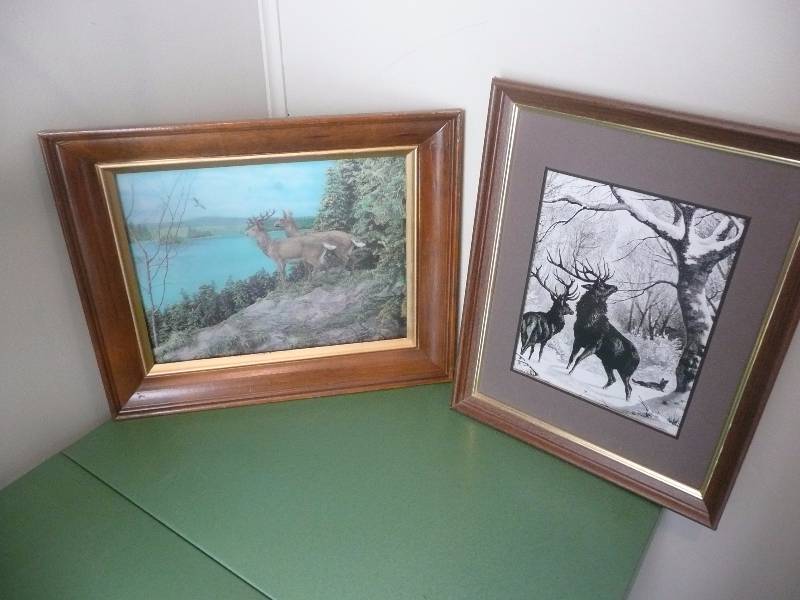 lot 8 image: VINTAGE DEER PICTURES - ONE IS Lenticular printing (a technology that is also used for 3D displays)- VERY COOL