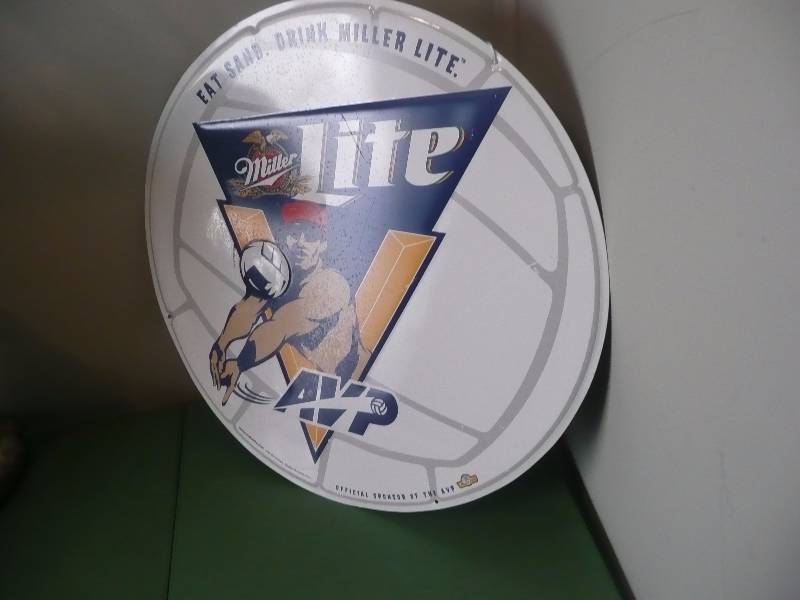 lot 27 image: MILLER LITE BEER TIN