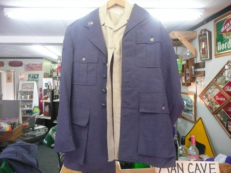 lot 39 image: VINTAGE FULL MILITARY UNIFORM - SHIRT,PANTS & COAT - GOOD CONDITION FOR ITS AGE