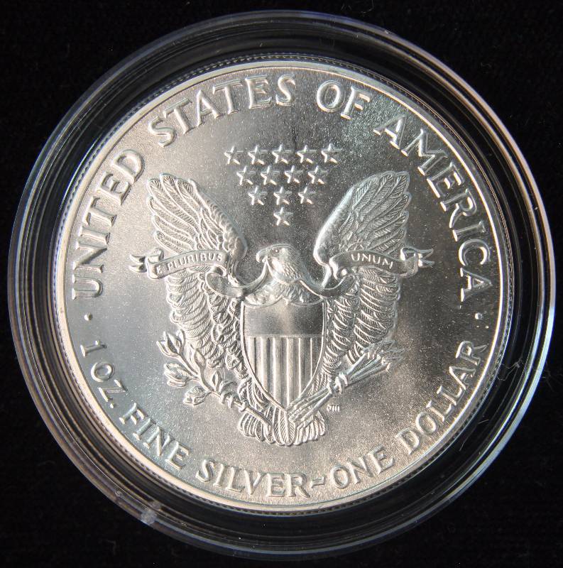 1988 AMERICAN SILVER EAGLE 1 TROY Oz. .999 FINE SILVER DOLLAR IN AIRTITE HOLDER