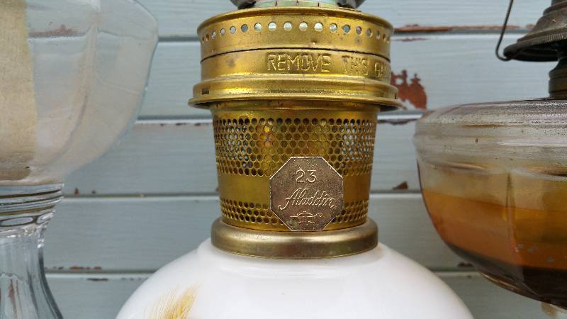 lot 62 image: Group of (3) Kerosene Lamps, Aladdin, Etc.
