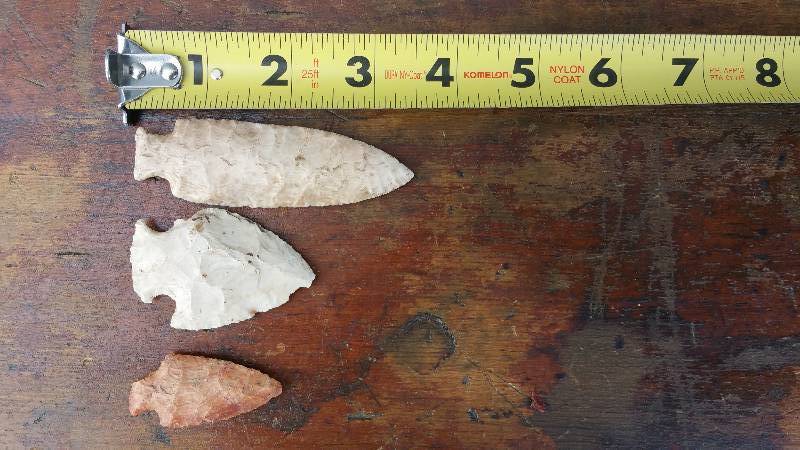 lot 79 image: 3 Indian Arrow HeadsSpear Heads