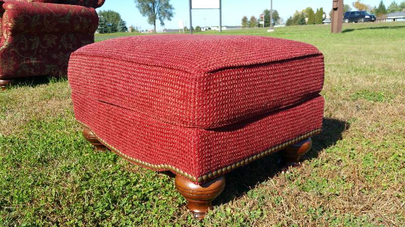lot 7 image: High End Upholstered Ottoman