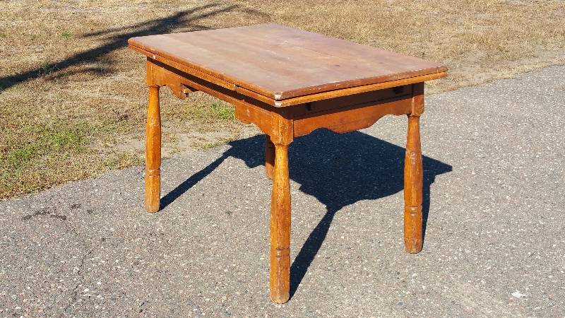 lot 114 image: Antique Table with Build-In Slide Out Leaves