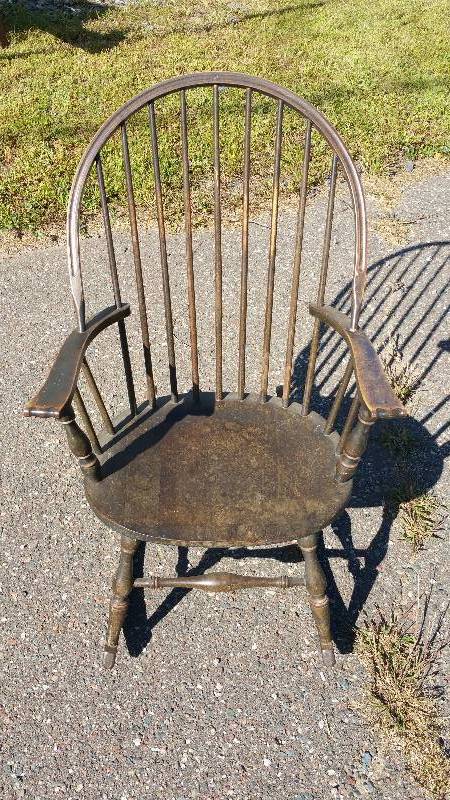 lot 31 image: W.F. Whitney Rocking Chair