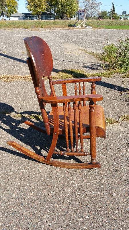 lot 30 image: Antique Oak Rocking Chair