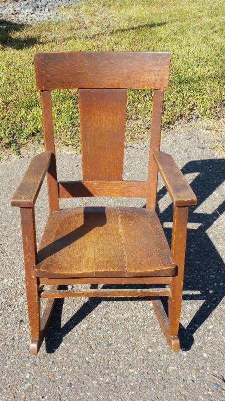 lot 32 image: Oak Mission Era Rocking Chair