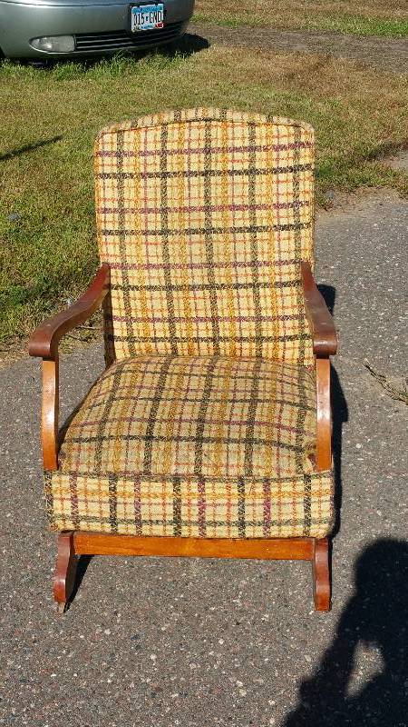 lot 116 image: Vintage Upholstered Glider  Rocking Chair