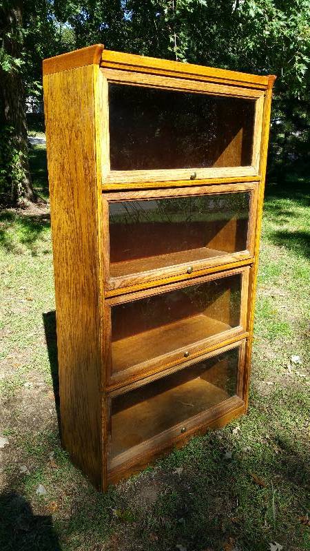lot 20 image: 4 Tiered Lawyers Oak Bookcase