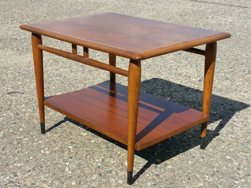 lot 21 image: Lane Acclaim Dovetailed Danish End Table Mid Century Modern Altavista