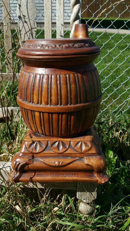 lot 141 image: Vintage Treasure Craft Pot Belly Stove Cookie Jar