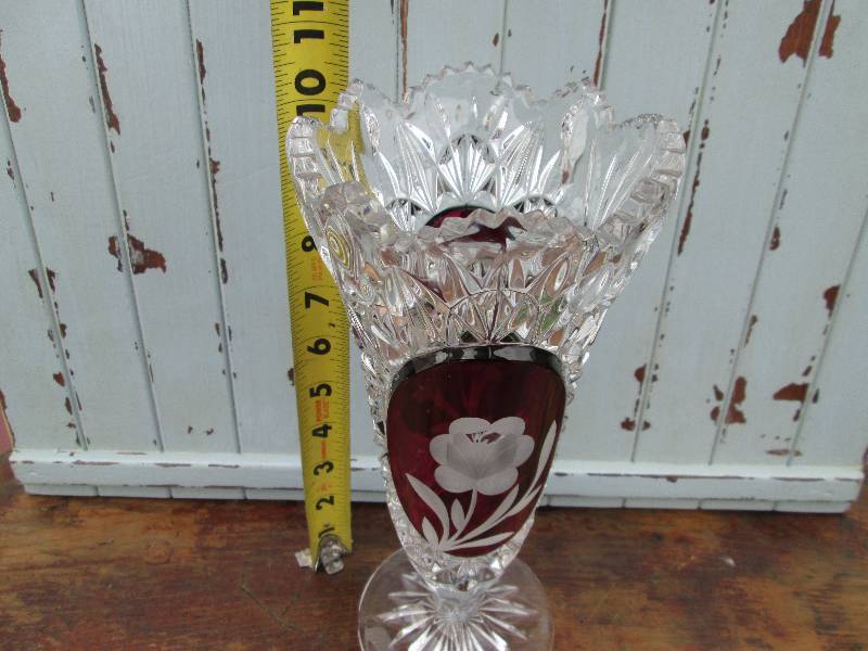 lot 138 image: Clear and Ruby Footed Vase