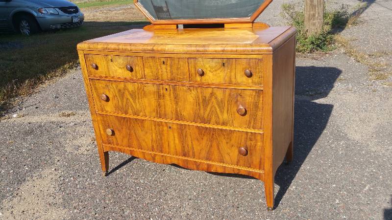 lot 0 image: Amazing Antique Chestnut Owl Dresser