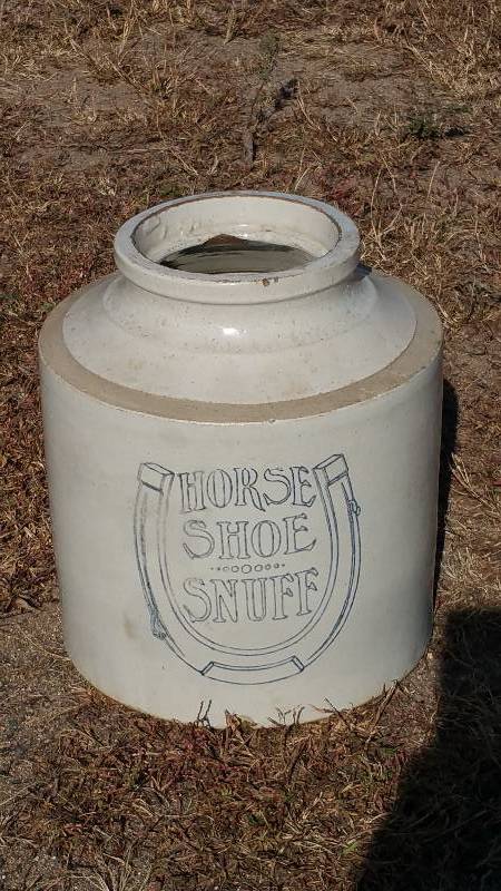 lot 151 image: Very Rare Antique Horse Shoe Snuff Crock