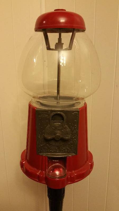 lot 154 image: 1985 Carousel Metal Gumball Dispenser on Ornate Metal Base