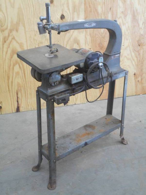lot 5 image: Delta Milwaukee Commercial Cast Iro...