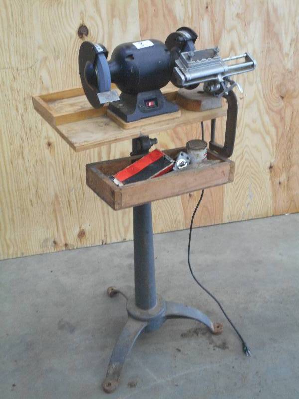 lot 8 image: Tool Shop 12HP Dual Wheel 6 Bench...