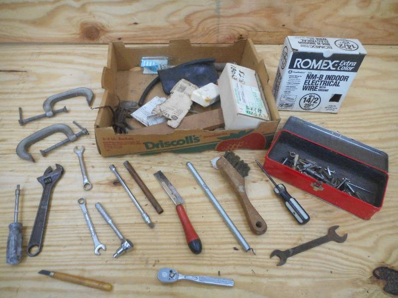 lot 39 image: Box Of Assorted Hand Tools, Bits, ...