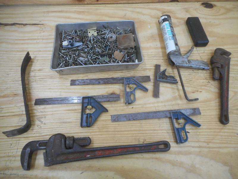 lot 43 image: Box Of Assorted Hand Tools & Hardwa...